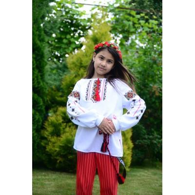 Embroidered blouse for girl "Mountain Breeze"