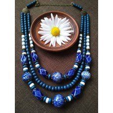 Necklace Korali of ceramic beads blue 3 threads