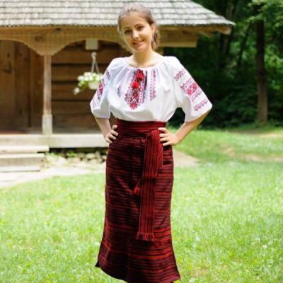 Handmade Traditional Skirt (Plakhta) Red