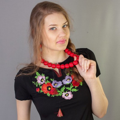 Embroidered t-shirt "Malvas on black"