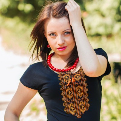 Embroidered t-shirt "Gutsul Ornament Golden"