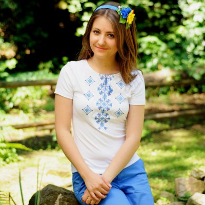Embroidered t-shirt "Wave - Blue on White"
