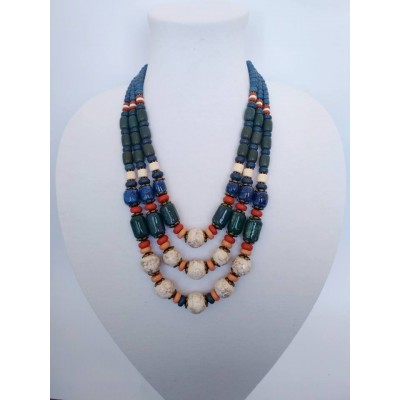Necklace Patsyorka of glass beads colourful 3 threads