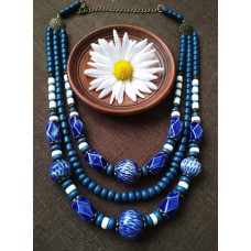 Necklace Korali of ceramic beads blue 3 threads