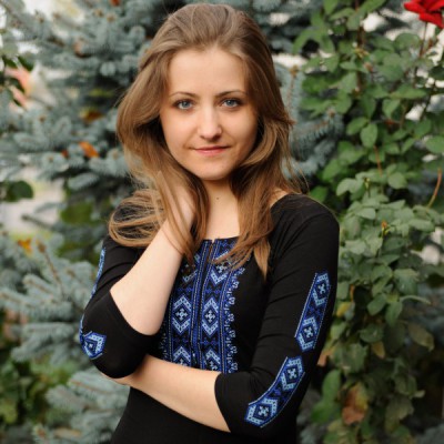 Embroidered t-shirt with 3/4 sleeves "Gutsul Ornament" blue on black
