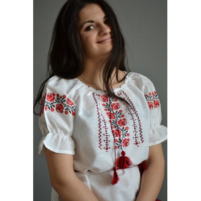 Embroidered  blouse "Fantastic Roses Red"